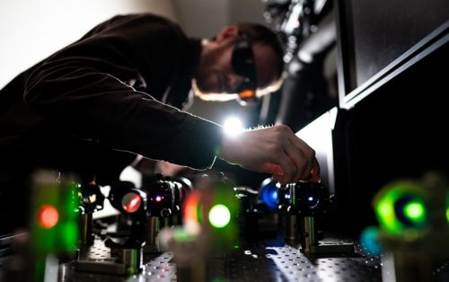 Single-molecule fluorescence microscopy