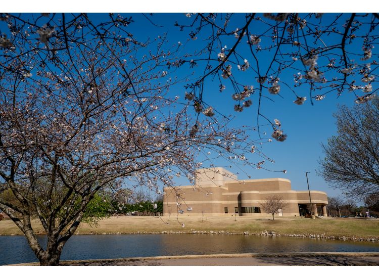 Image of exterior of Bartlett Performing Arts Center