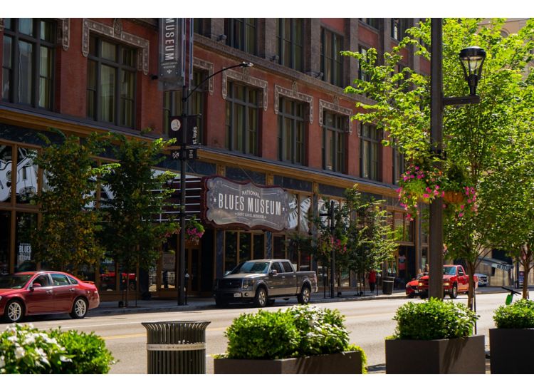 Image of exterior of National Blues Museum in St. Louis