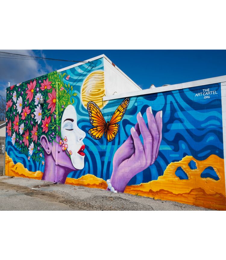 Image of mural on building  on Broad Avenue