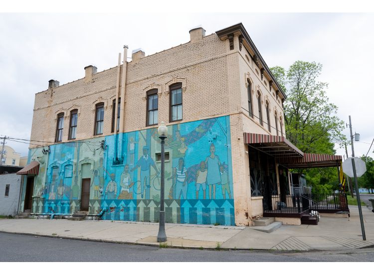 Image of exterior of restaurant