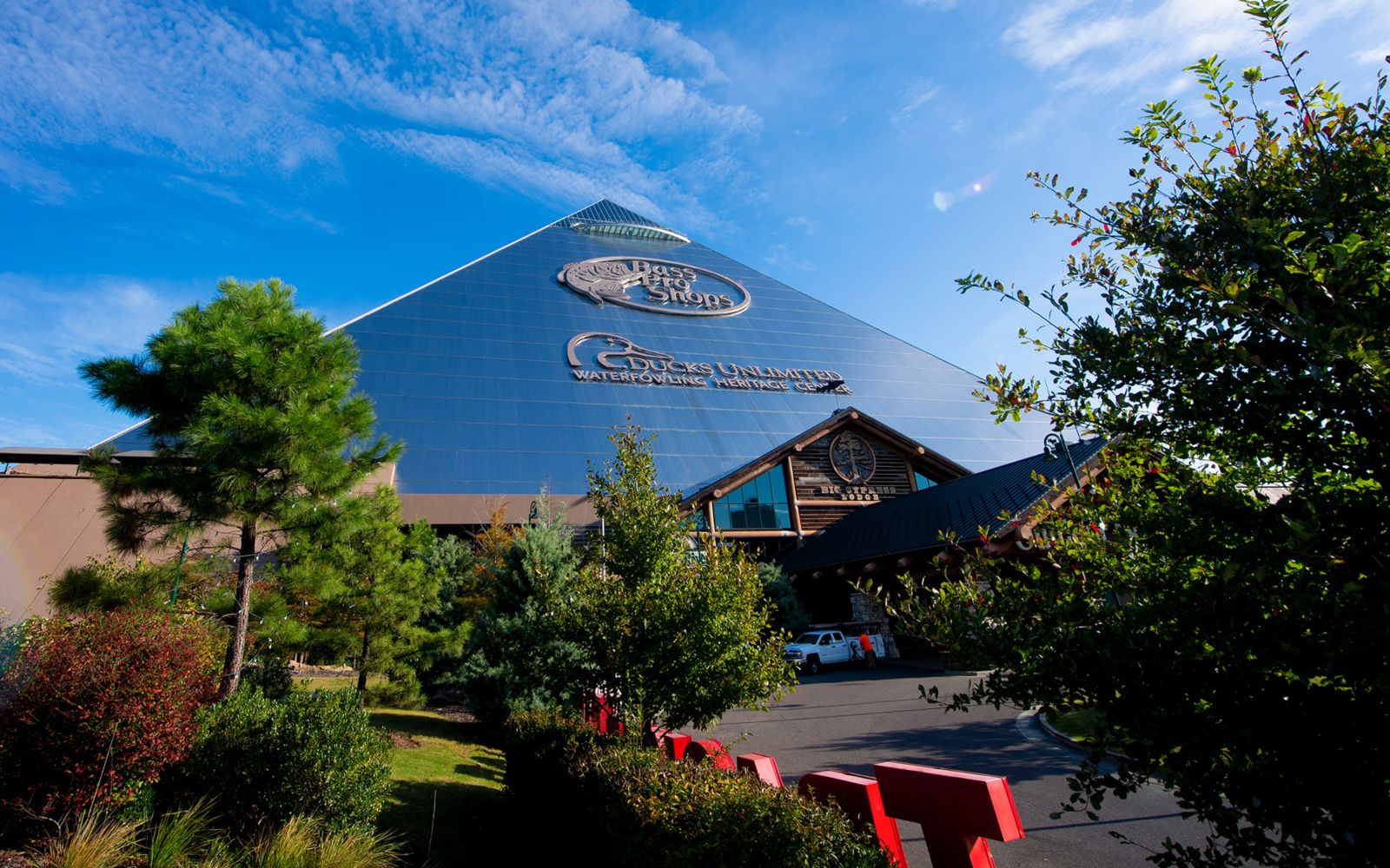 photo of Bass Pro Shops / Pyramid