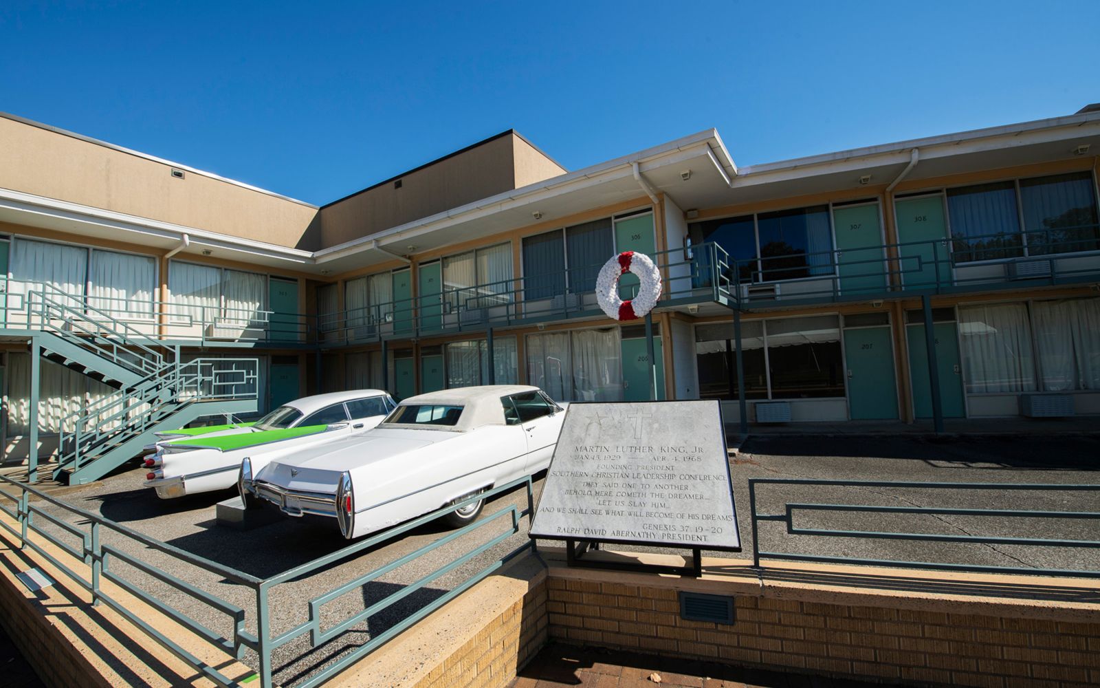 photo of exterior of Lorraine Motel (NCRM)