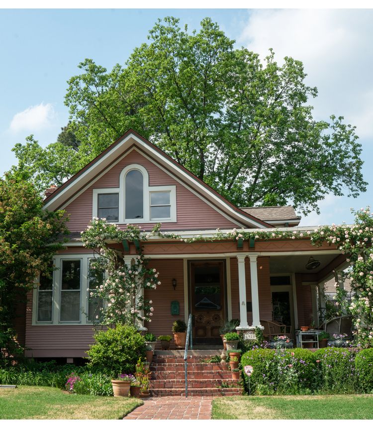 photo of typical Vollintine-Evergreen bungalow in Memphis