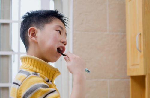 El cuidado dental adecuado es importante antes, durante y después del tratamiento contra el cáncer.