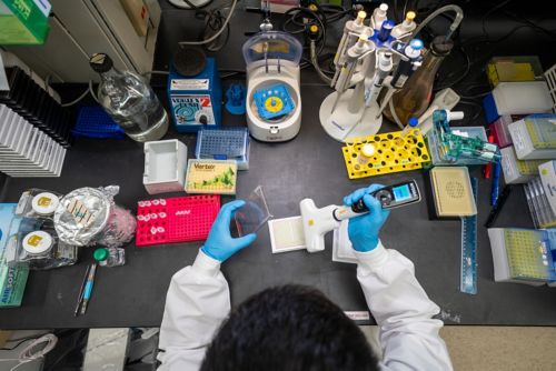 Research lab table