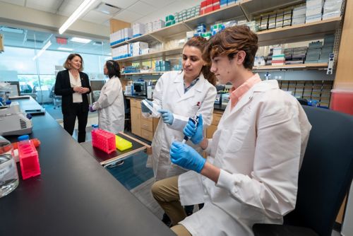 Heather Mefford and lab members