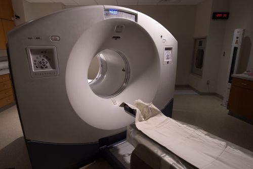 Aparat do obrazowania MRI