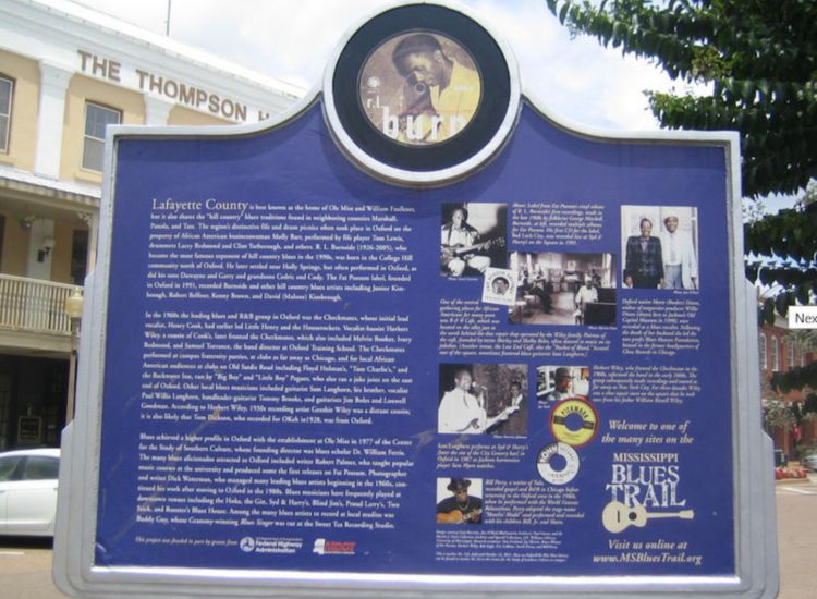 photo of historic sign for mississippi blues trail