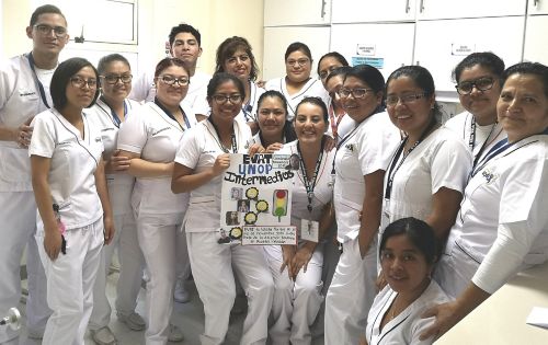 Uma equipe de atendimento da Unidad Nacional de Oncologia Pediatrica (UNOP), na Guatemala