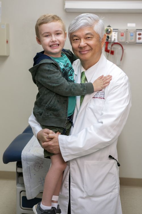 Ching-Hon Pui with patient