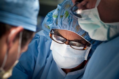 surgeons in OR