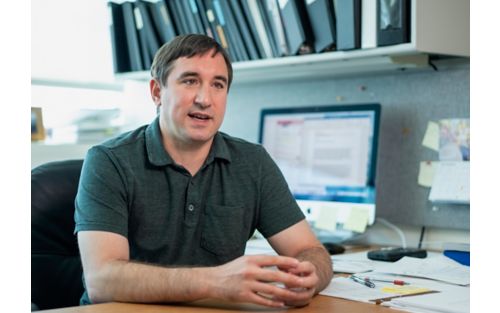 Image of Jason Rosch at desk