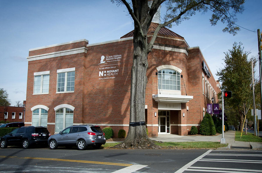 Exterior building of The St. Jude Affiliate Clinic at Novant Health Hemby Children’s Hospital