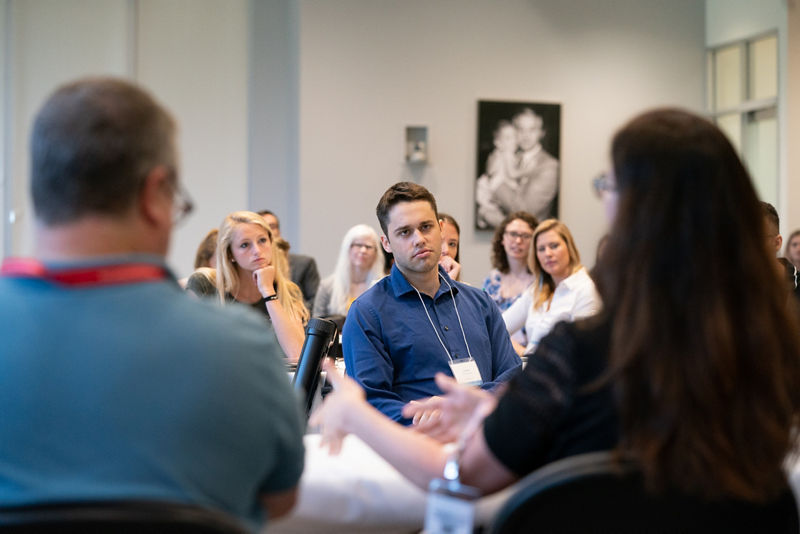 Participants seek advice on how to strengthen their grad school applications.