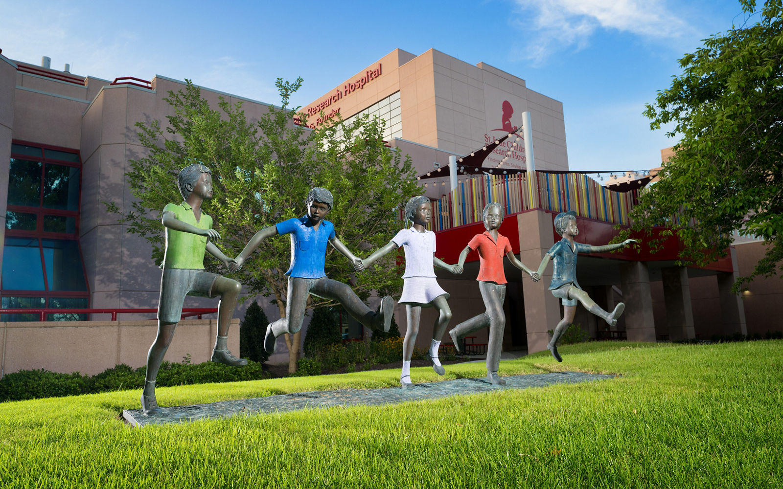 statue of children running