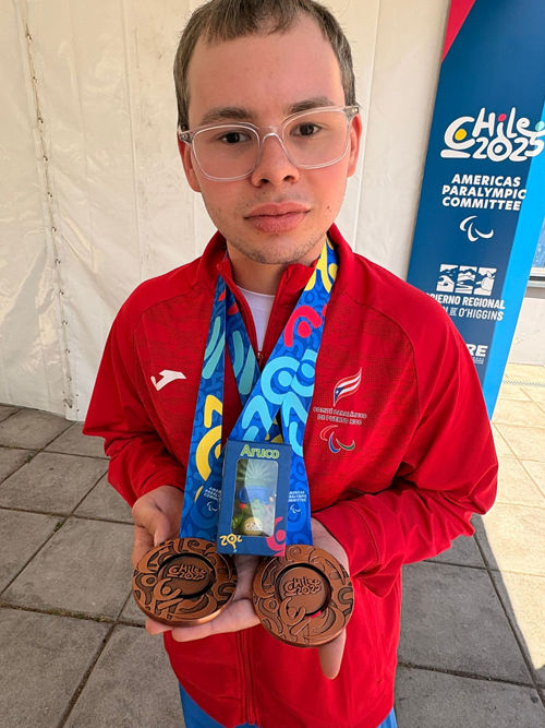 Yadiel donde obtuvo dos medallas de bronce